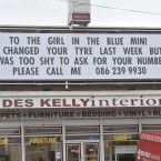 Des Kelly's shop bore a message from a lovelorn Good Samaritan this week... Image: Sasko Lazarov/Photocall Ireland (hat-tip to reader Daniel Dudek who also sent us a pic of the banner)