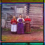 Three girls, 1909. (Library of Congress, Prints & Photographs Division)