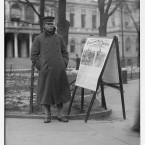 Recruiter at work in City Hall Park, New York, 1908. (Library of Congress, Prints & Photographs Division)