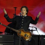 Paul McCartney performs at the Queen's Jubilee Concert in front of Buckingham Palace, London, 4 June, 2012. (AP Photo/Joel Ryan)