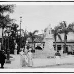 A Havana street scene and monument circa 1903. (Library of Congress, Prints & Photographs Division)