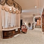 That's quite the bath (though we're not sure where those stairs behind it lead to.) (Estate agent: sothebysrealty.ca)