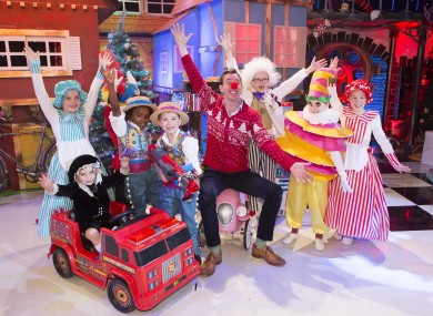 Children gather around Ryan Turbridy ahead of tonight's show.