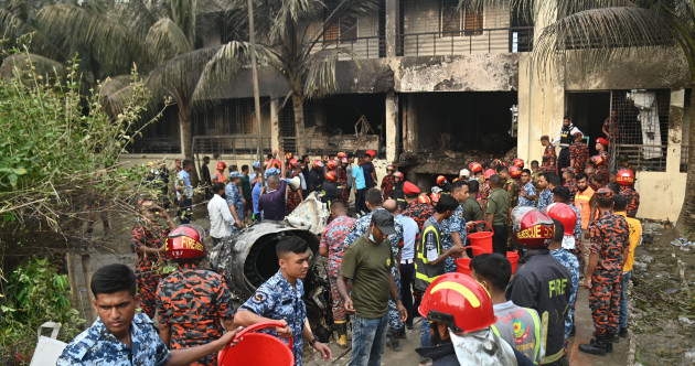 25 children among those killed after fighter jet crashes into school